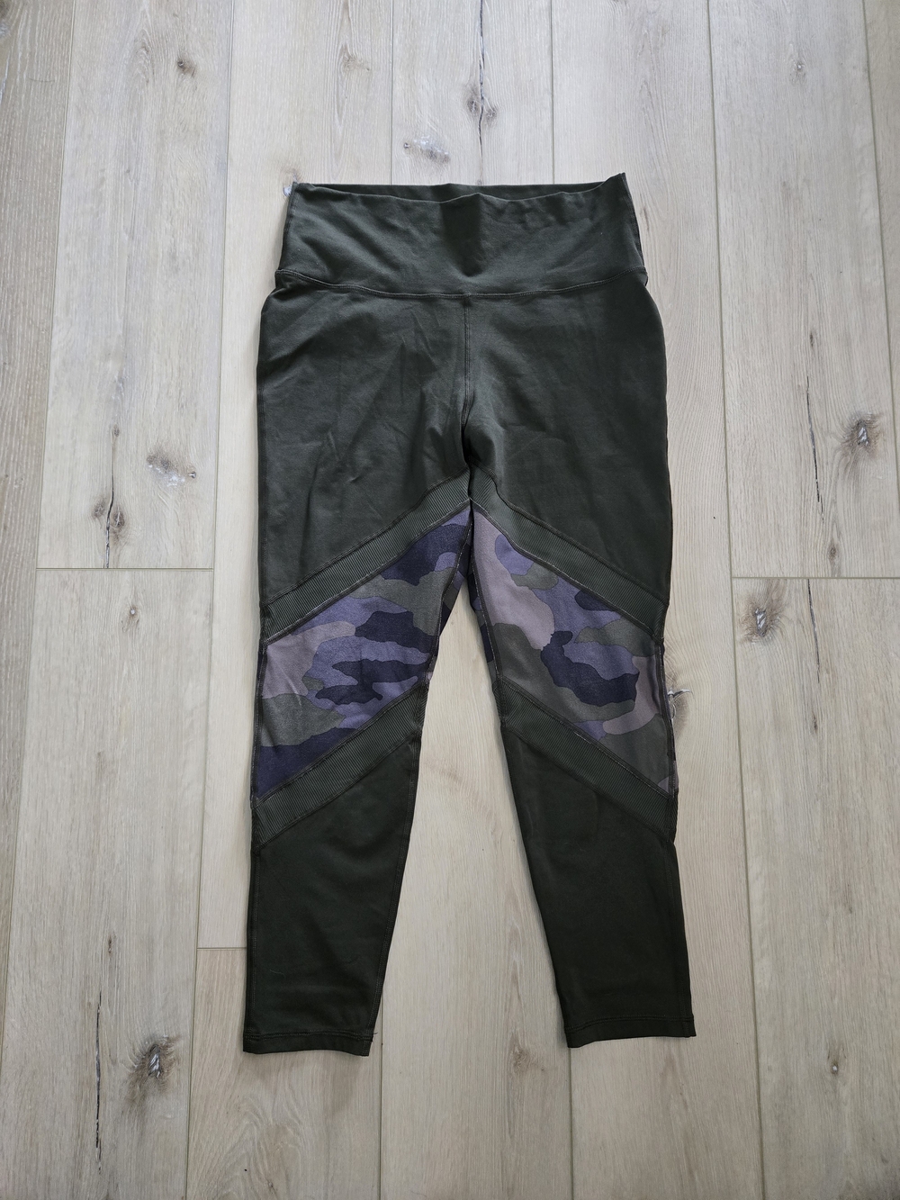 OFFLINE by Aerie Leggings Women’s XL Green Purple Camo High Rise Ankle Length